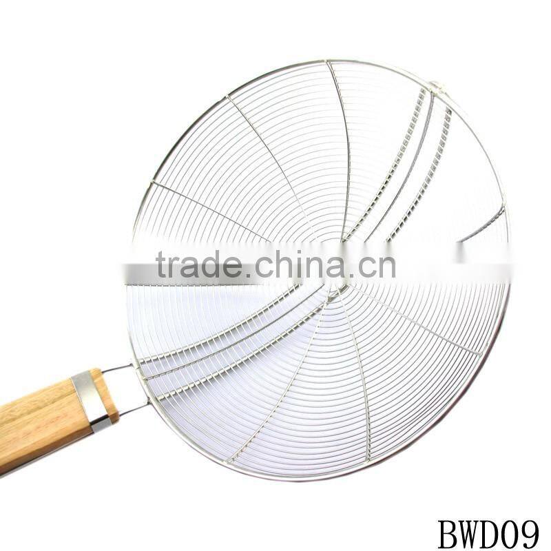 Stainless steel wire mesh strainer with the wood handle shank
