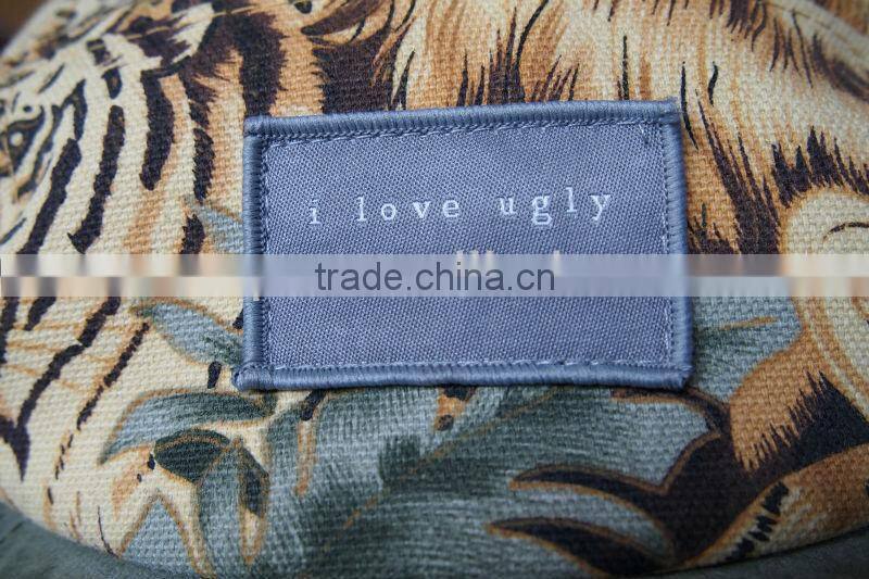 Stylish animal tiger pattern woven lable tag canvas 5 panel cap
