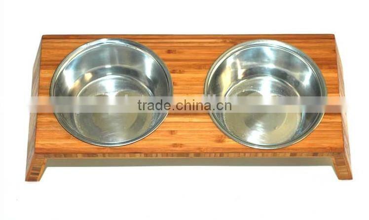 Bamboo pet feeder