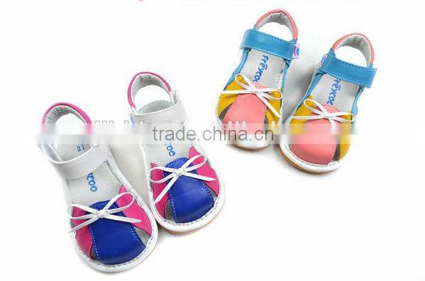 Fashion squeaky baby shoes for girls