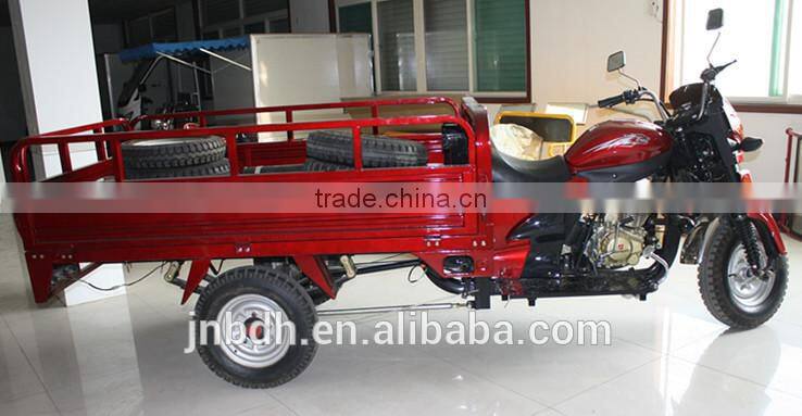 Cargo three-wheeled motorcycle