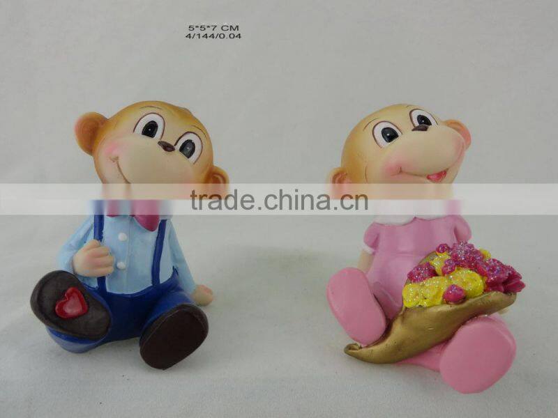 resin monkey figurine for valentine decoration