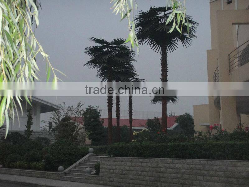 Artificial Washongtonia palm tree