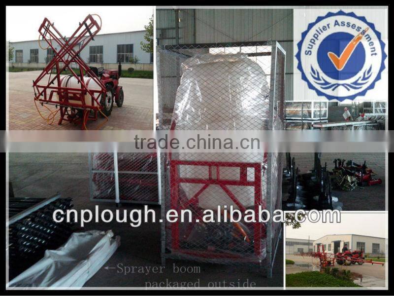 Agricultural boom sprayer