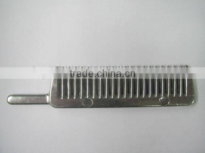 Horse curry Comb