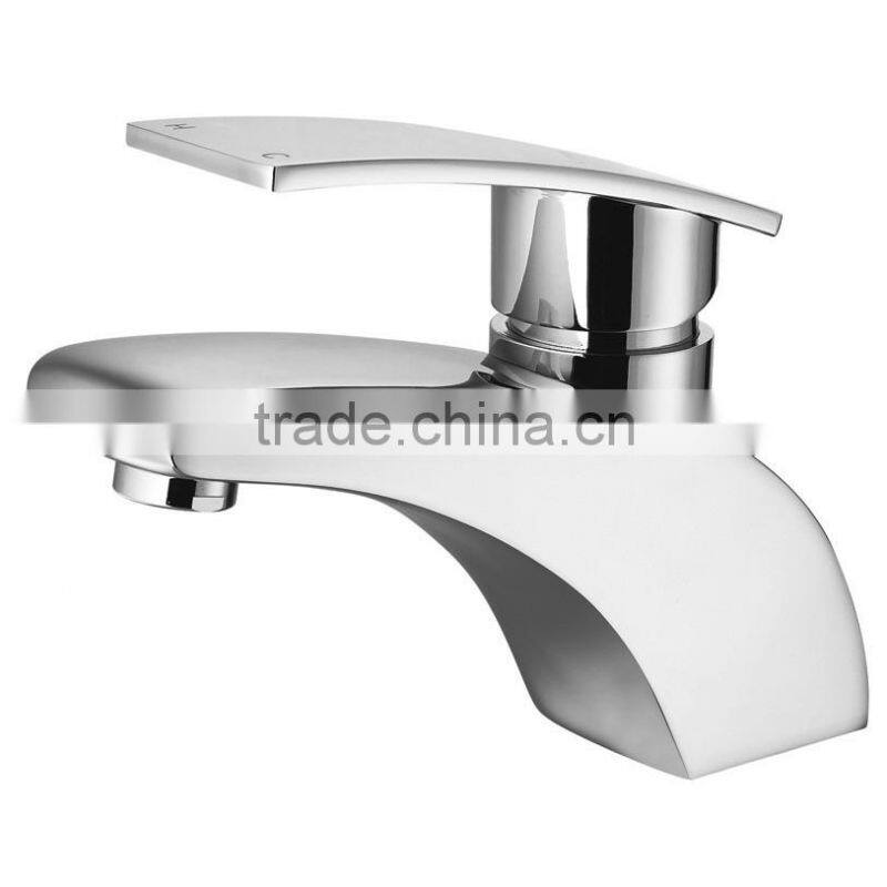 Bathroom Deck Mounted Brass Wash Basin Faucet