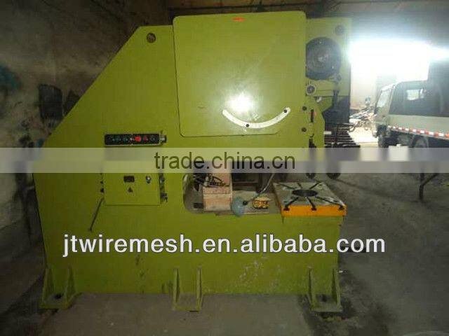 Digital control perforated metal mesh machine