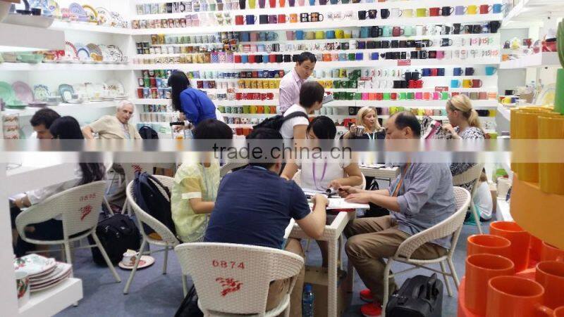 big ceramic baking tray,ceramic ovenware cassrole with relief logo,stoneware bakeware plate