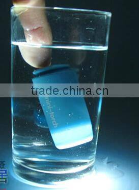 2015 Hot Cheap Aluminium alloy customized rechargeable mini logo led flashlight