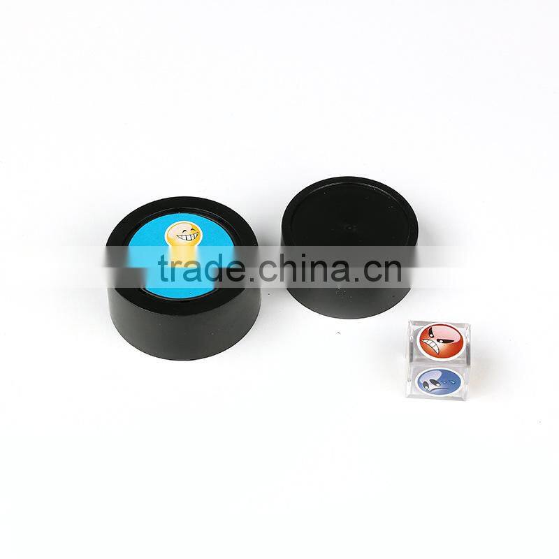 Magic trick emotional dice toys cry smile close up magic