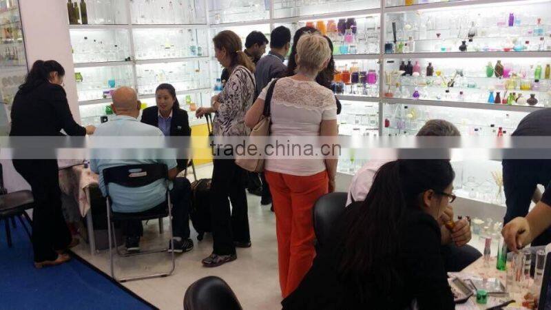 100ml pagoda color sprayed diffuser glass bottles and packaging