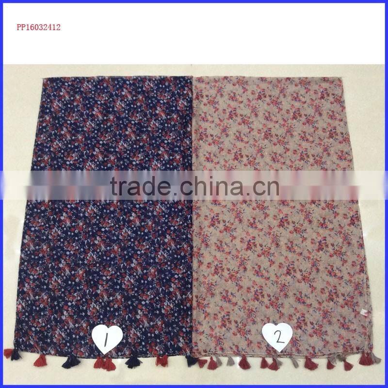 2016 small red flower printed scarf with fringe wholesale
