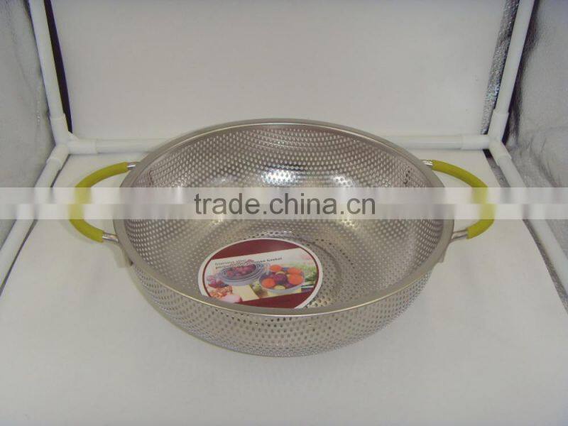 High Quality Stainless Steel Mesh Flour Sifter with Long silicone handle and Ear