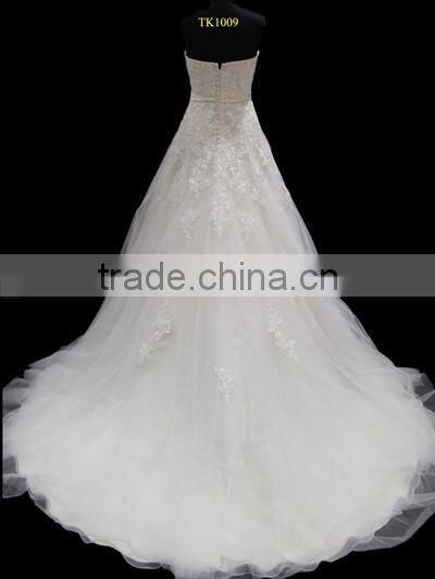 Scoop neckline embroidery lace with silver thread nice A-line long full skirt light gold wedding dress