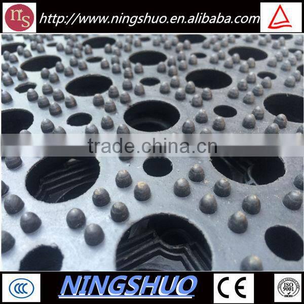 China factory of high quality black color anti slip grass rubber mat