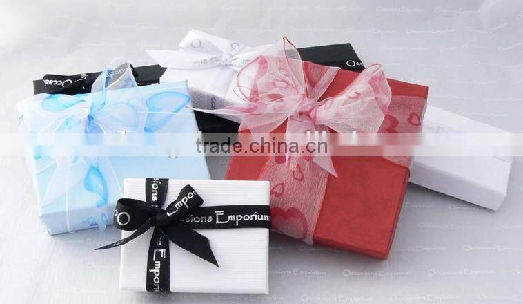 Customizable packaging box with ribbon