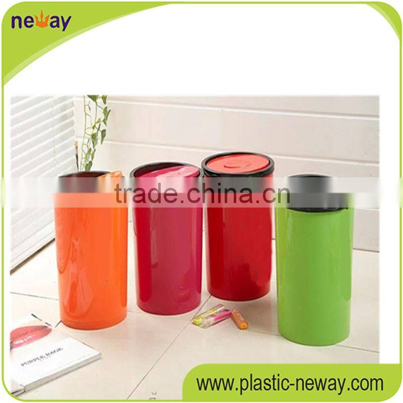 New design Swing lid PP Eco-Friendly standing 10L cheap mini desktop trash can