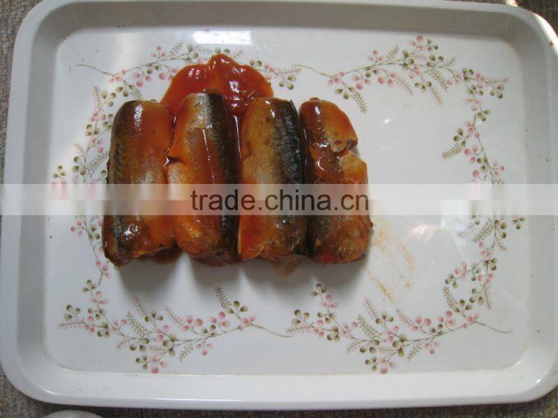 Horse mackerel canned in vegetable oil and mackerel in brine