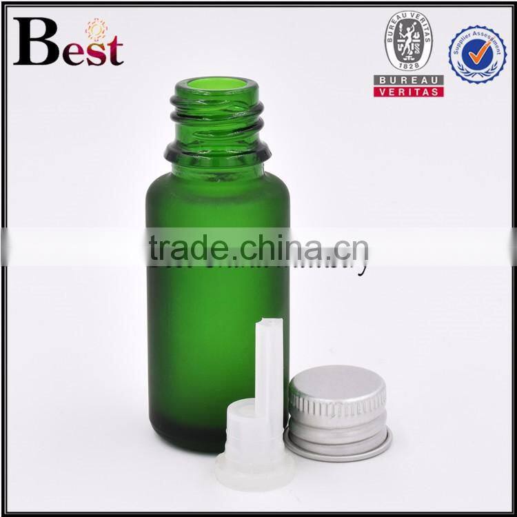 2017 high quality 15ml oil glass bottle green round shape oil glass bottle silver cap oil glass bottle with stopper