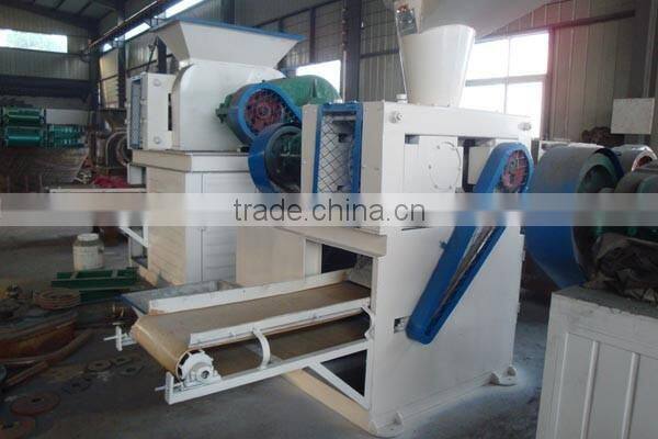 Ball press machine, hydraulic ball press machine, aluminum powder ball press machine