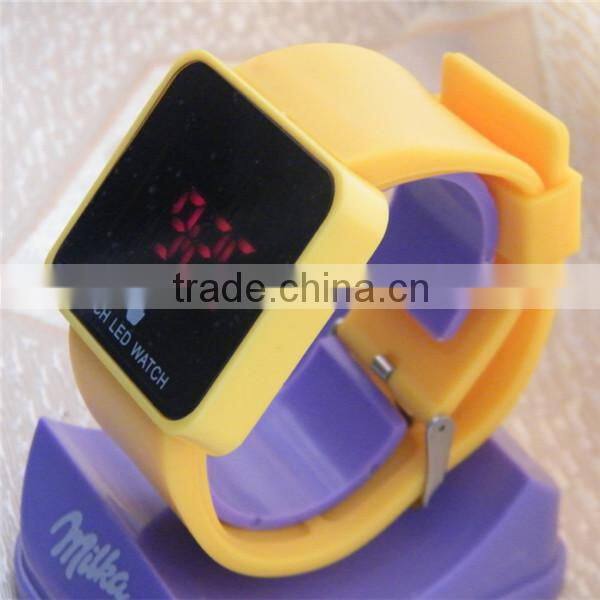 2015 Factory price silicone led sports watches with beautiful design