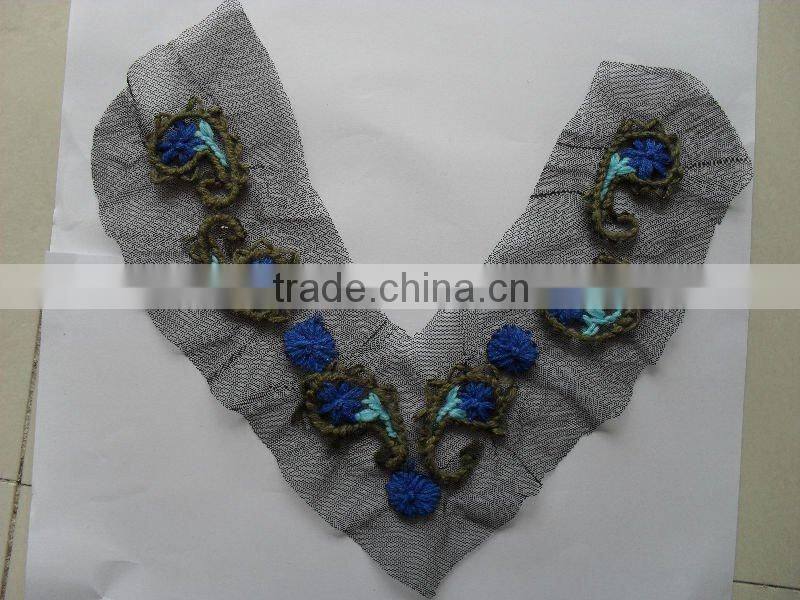 Flower embroidered collar