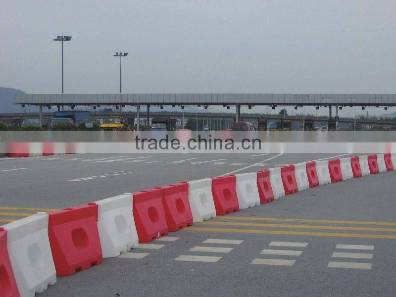 Higway safety plastic road barrier can filled into water good quality red colour