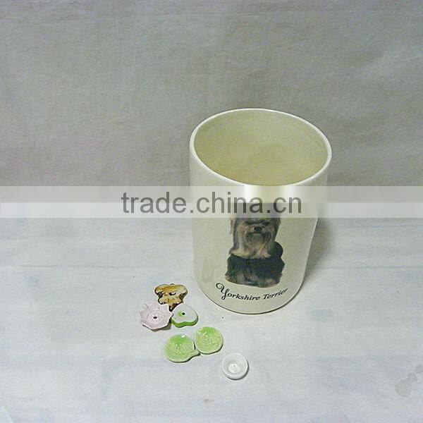 Painting ceramic Treat Jar