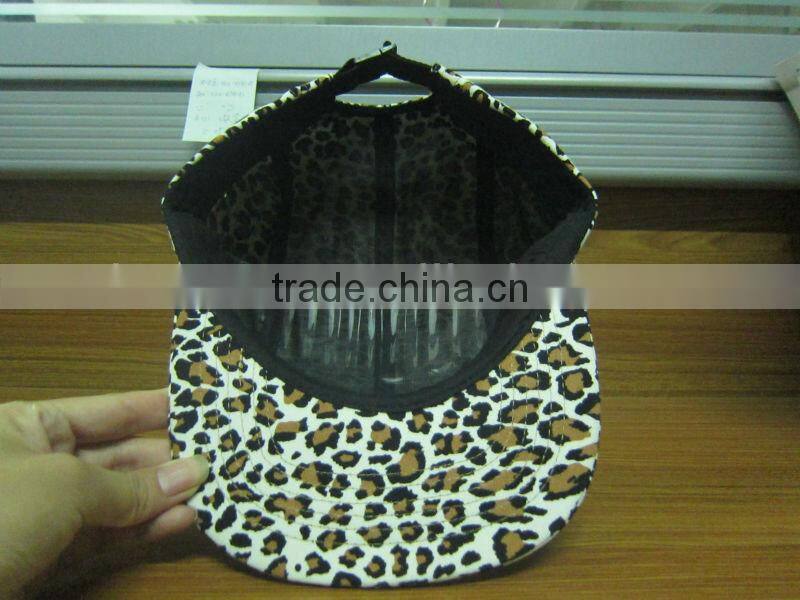 Customized logo leopard print 5 panel hat