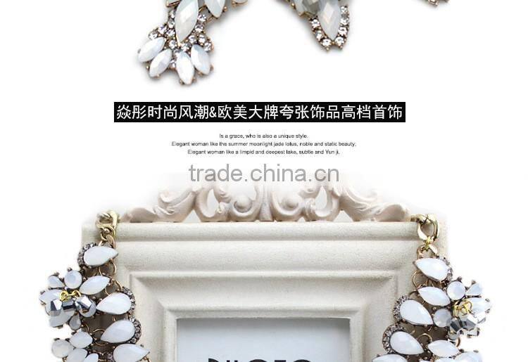 2016 Latest design flower shape elegant Natural bead stone necklace jewelry fashion ladies necklace