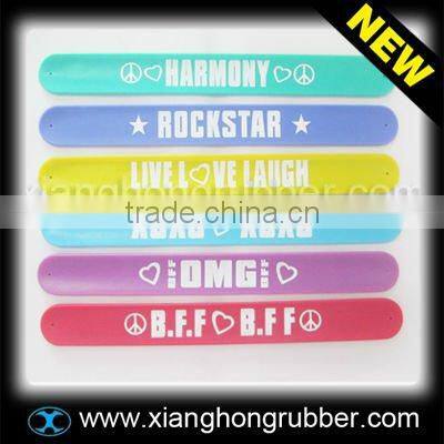 latest promotional silicone slap bracelet