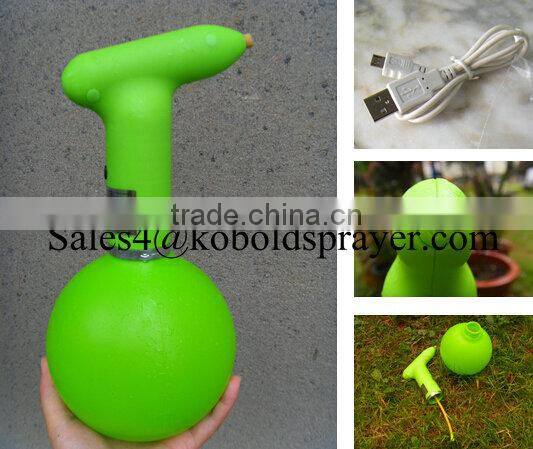 Automatic misting battery powered hand sprayer