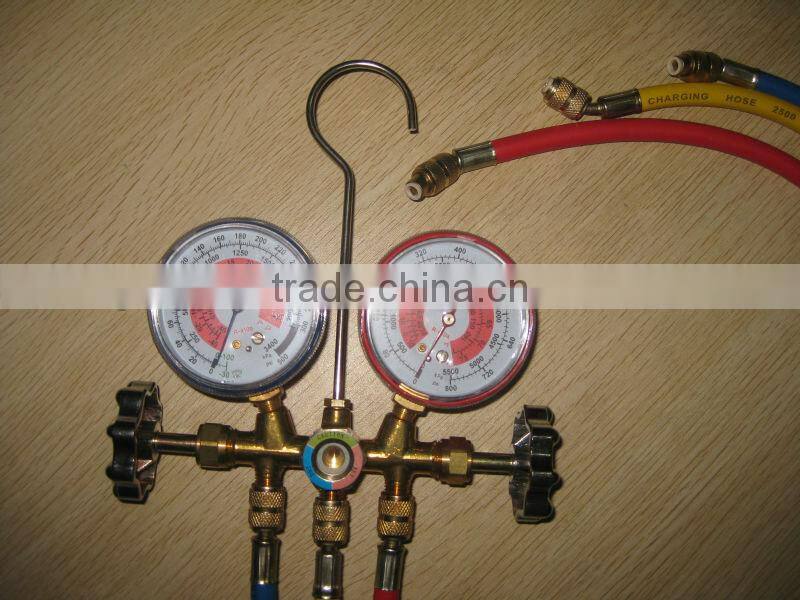 Brass Manifold Gauge Set with Charging Hose, Shock-Proof, Brass Valve Body
