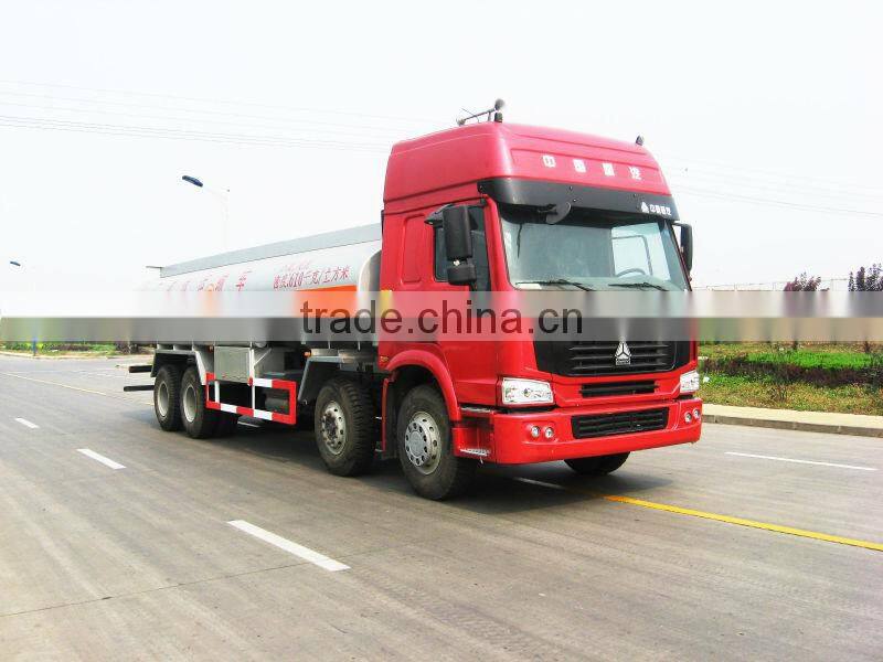 30 Cubic Meter SINOTRUCK HOWO 8X4 Fuel Tank Truck