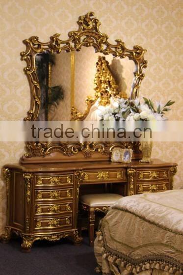 European French Style Fine Carved Upholstered Golden Trim Bisini New Product Bedroom Set