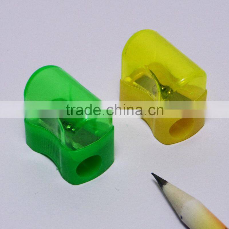 Mini plastic one hole manual colored cheap pencil sharpener
