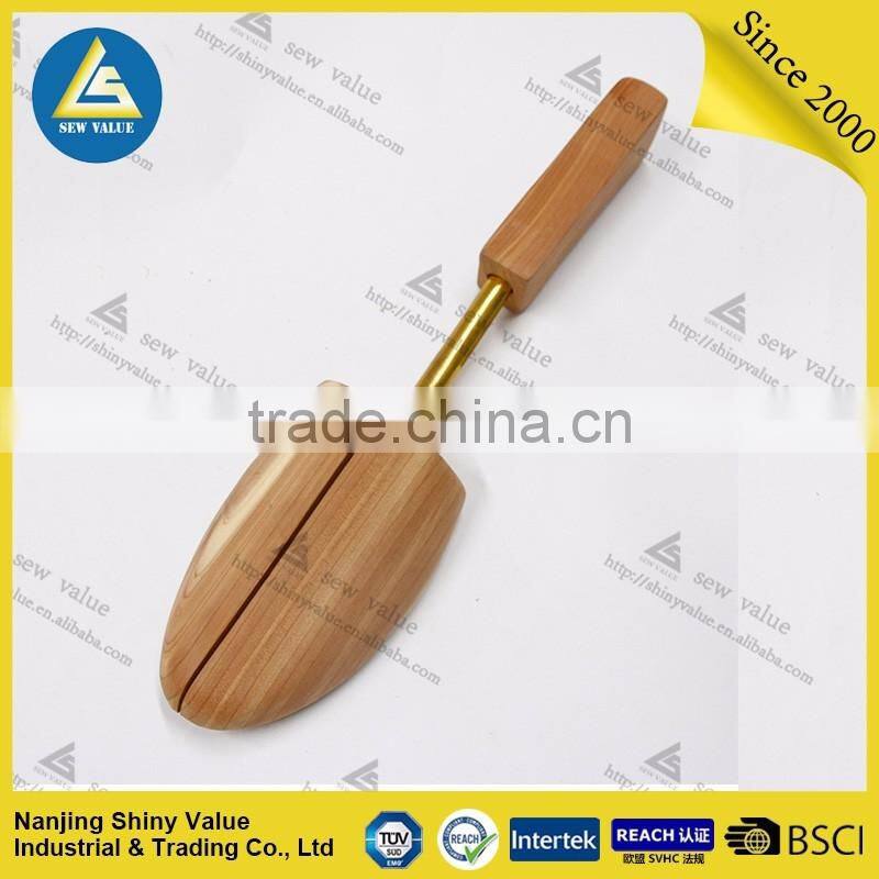 Imported from American aromatic red cedar wood shoe tree type shoe stretcher with leather string