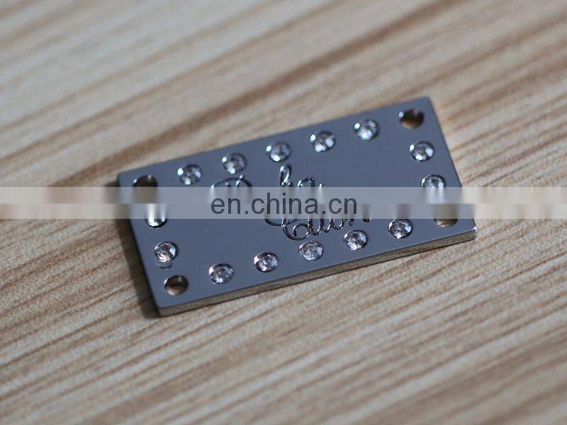 2016 newly design metal cloth garment accessory metal brand label with low MOQ