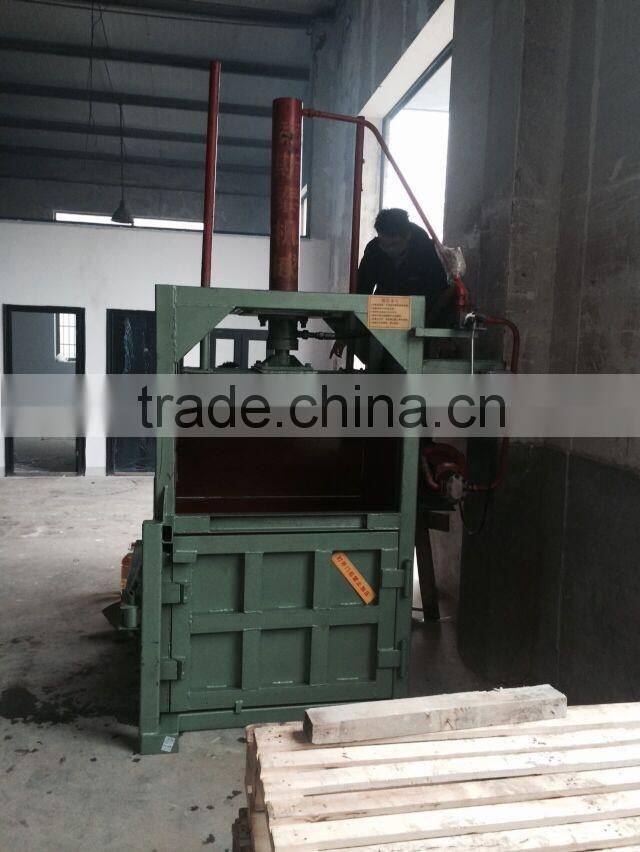 waste carton paper ,plastic pet Bottle Baler Machine / hydraulic full automatic baler press