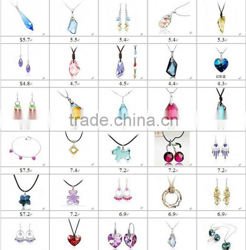 (Z 030607) Rose gold stud earrings 2013 made with zircon