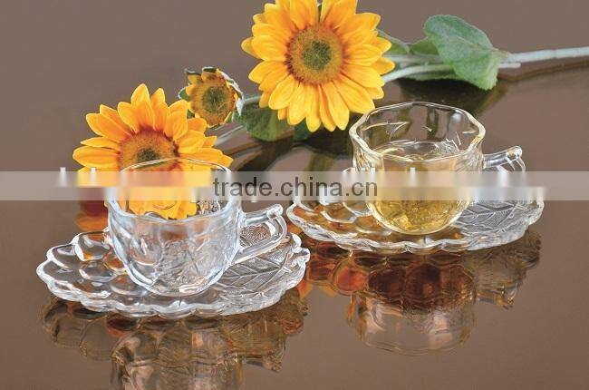 6 GRAPE SHAPE CUPS AND 6 SAUCERS FOR TEA