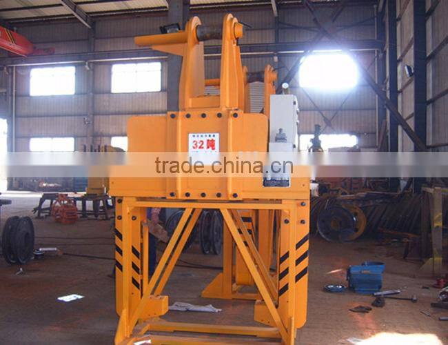 Horizontal steel roll coil clamp