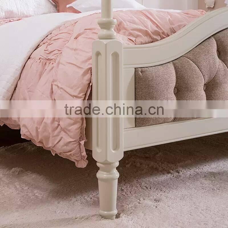 Princess Wonderland Luxury European Style Solid Wood Tufted Bed with Pure White Poster and Canopy BF11-02274e