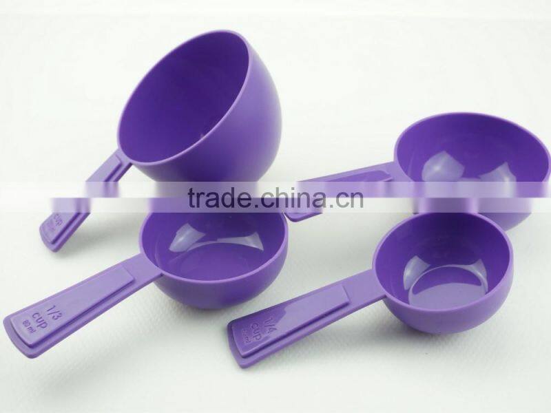 47010 4pcs plastic Measuring Cups and Spoons Set