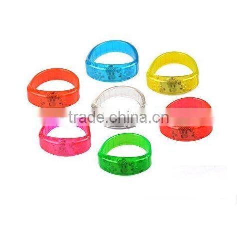 LED luminous button bracelet bracelet edition cheer wrist band Party (blue)