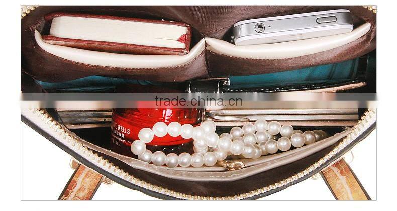 Fashion snake skin pattern ladies' leather handbag at low price