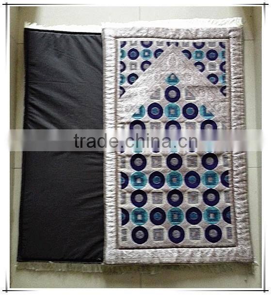 High quality jacquard muslim prayer mat with foam backing and zipper