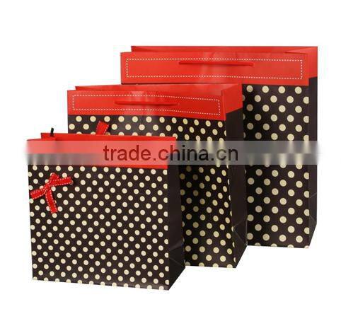 Beauty paper gift bag with polyester rope, pink print and nice design,OEM orders are welcome