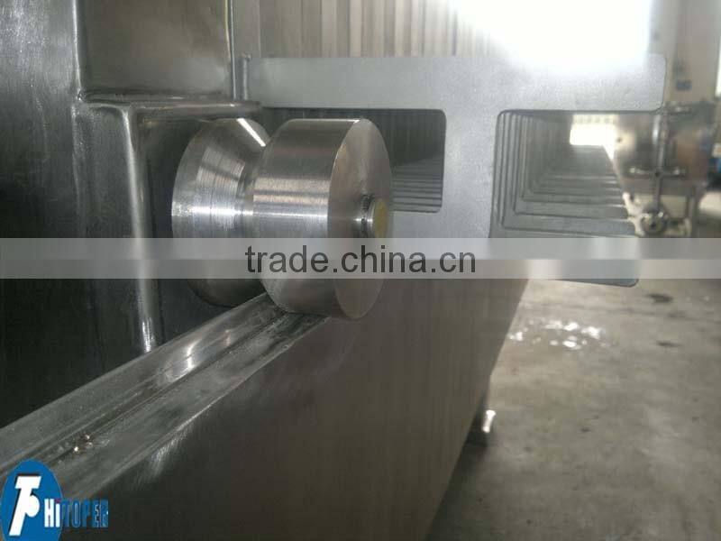 Construction material of stainless steel, well plates for filter press