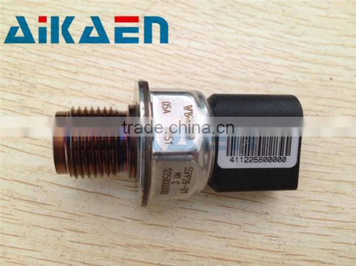 Fuel Rail Pressure Sensor 55PP28-01 05A906051 Electronic Pressure Sensor